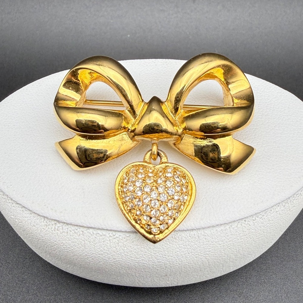 Vintage Whiting & Davis Gold Tone Puffy Bow Brooch Pavé Rhinestone Heart Dangle